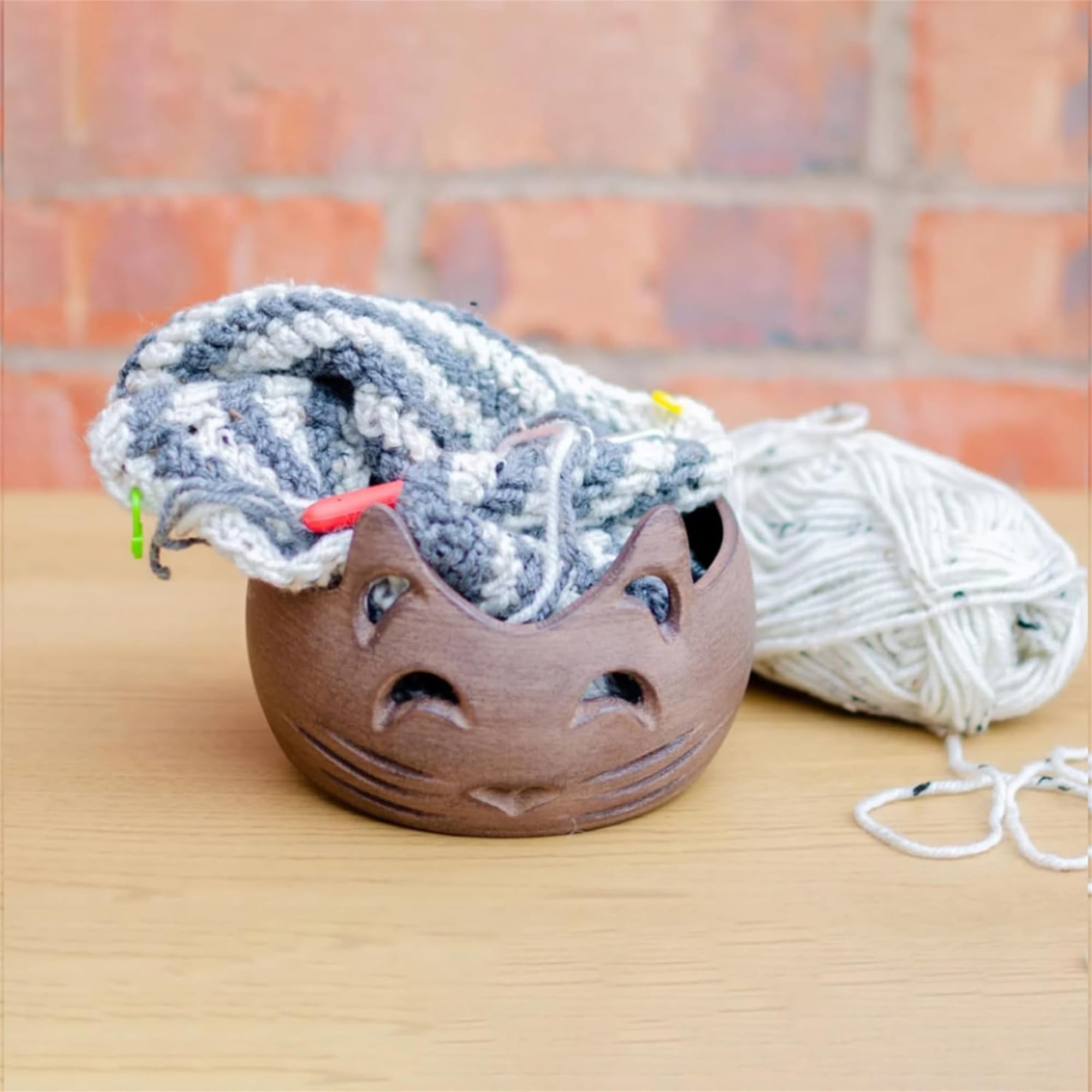 Cute Cat Yarn Bowl, Yarn Bowls Yarn Storage Bowl with Carved Holes & Drill, Creative Wooden Handmade Round Woolen Bowl for DIY Knitting Crocheting Accessories (B)