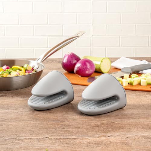 Restaurantware Comfy Grip 4.3 x 3.5 x 4.2 Inch Mini Oven Mitt Pot Holders 1 Food-Grade Finger Mitt Set - 2-Piece Set Oven-Ready Up To 446F Gray Silicone Pinch Mitts Ribbed Texture Dishwashable