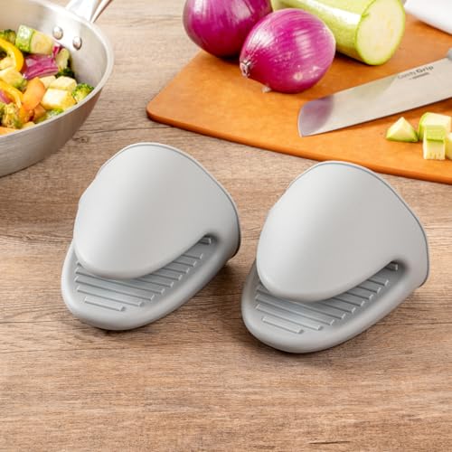 Restaurantware Comfy Grip 4.3 x 3.5 x 4.2 Inch Mini Oven Mitt Pot Holders 1 Food-Grade Finger Mitt Set - 2-Piece Set Oven-Ready Up To 446F Gray Silicone Pinch Mitts Ribbed Texture Dishwashable