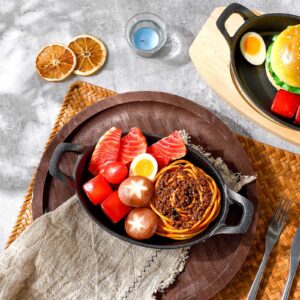 Mifoci 2 Sets Cast Iron Skillet with Wooden Base Mini Cast Iron Fajita Plates Cast Iron Baker's Skillet Matte Black Small Cast Iron Pan for Kitchen Restaurant Barbecue Dinner (8.5 x 6.1 x 1.7 Inches)