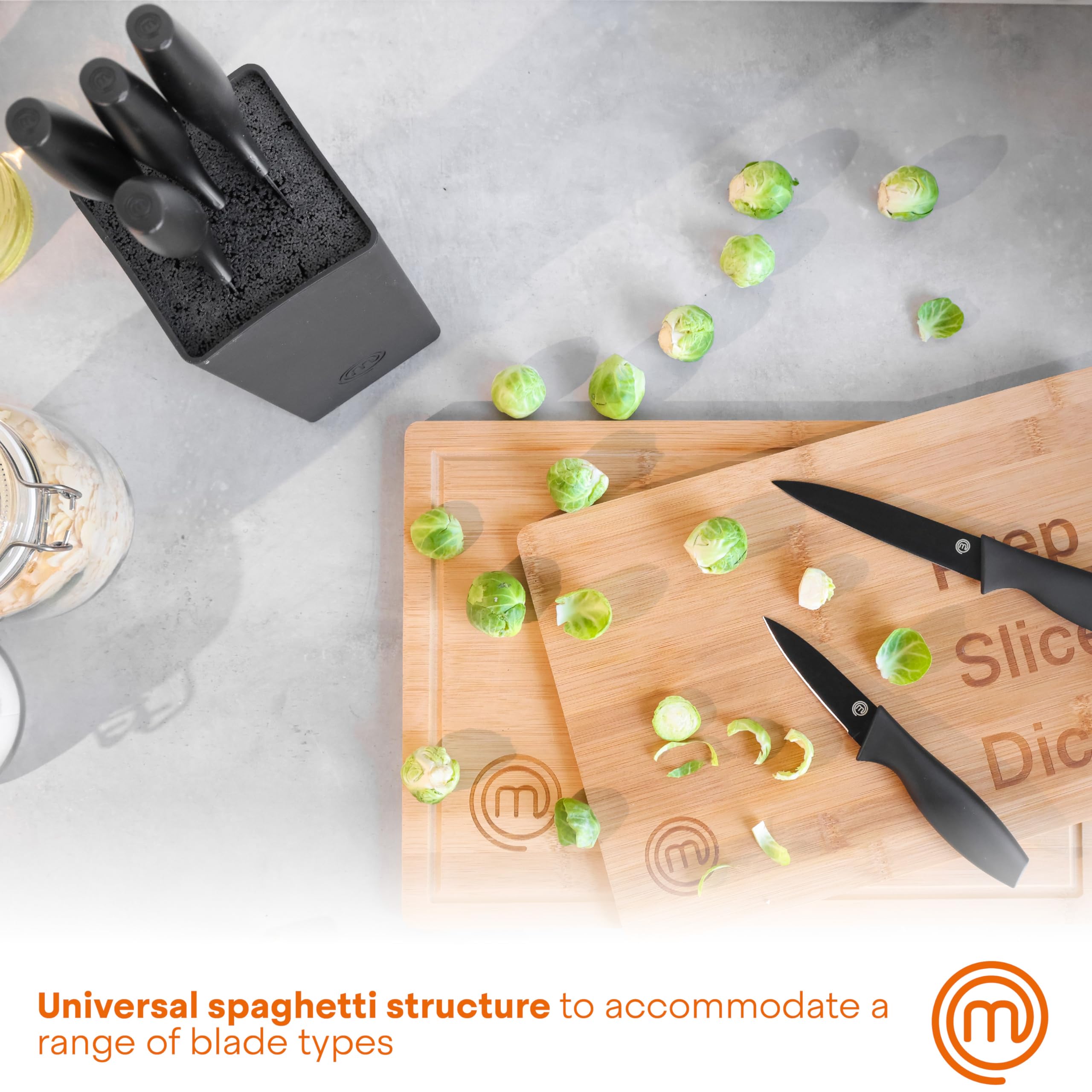 MasterChef Knife Block Set of 6 Kitchen Knives, Extra Sharp Stainless Steel Blades for Professional Cutting with Non Stick Coating & Soft Touch Easy Grip Handles in a Universal Block, Essential Black