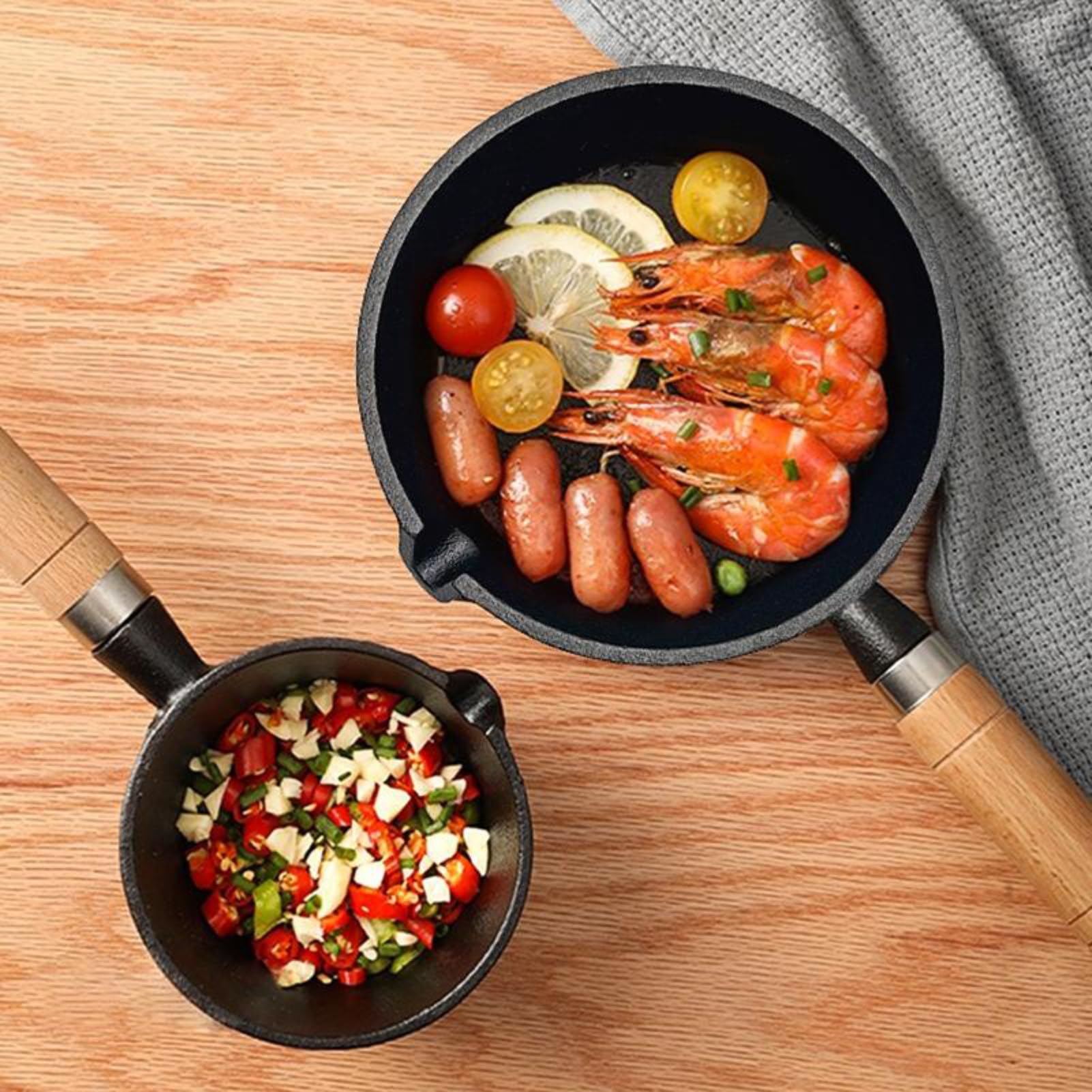 Yuecoom 4.3x2.0in Mini Frying Pan, Mini Egg Frying Pan Cast Iron Omelette Pan Iron Solid Mini Pre Seasoned Skillet for Indoor Outdoor Cooking