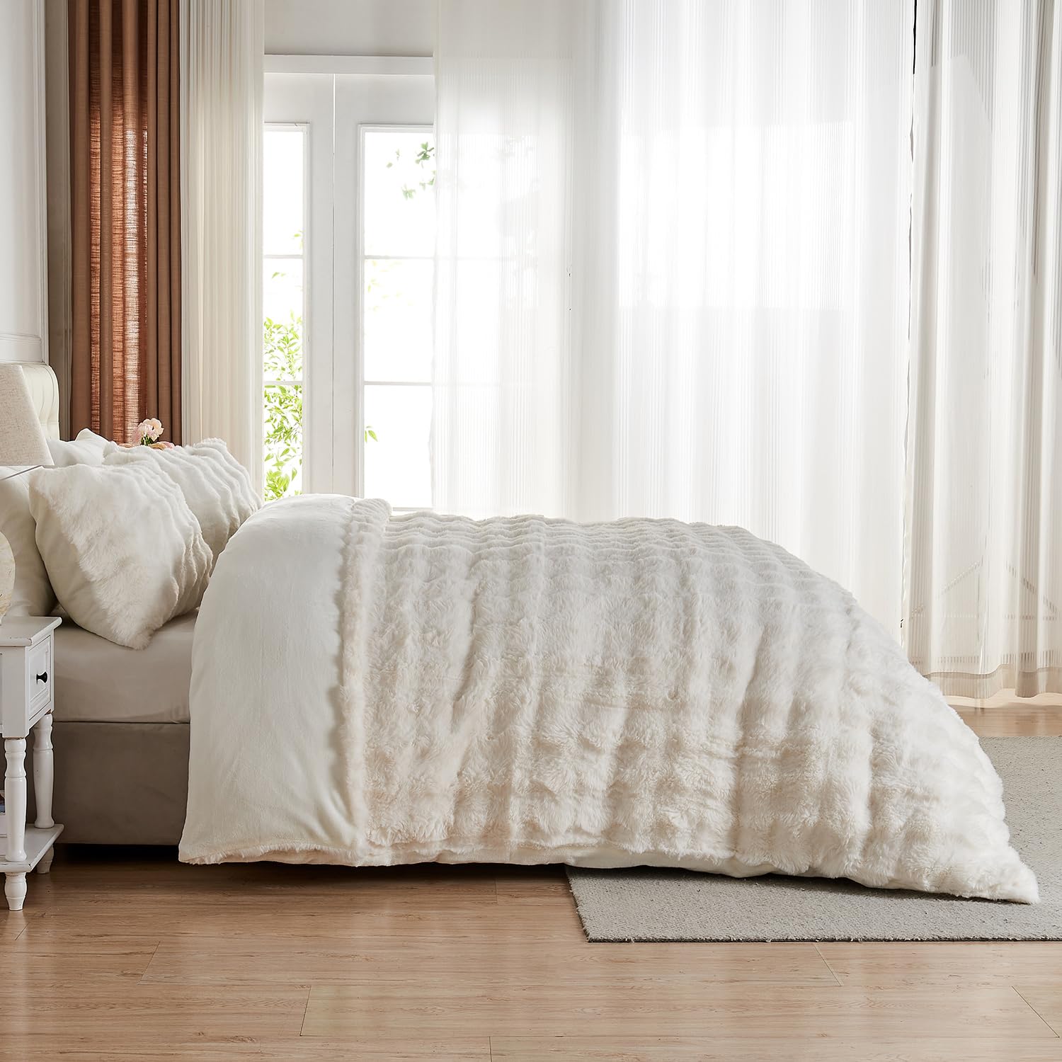 Lotus Karen Fluffy Comforter Queen Set Cover Set-Rabbit Fluff Faux Fur Duvet Cover Queen Size,Cream White Plush Fuzzy Furry Bedding Sets 3Pieces(1 Duvet Cover & 2 Pillow Shams),Zipper Closure