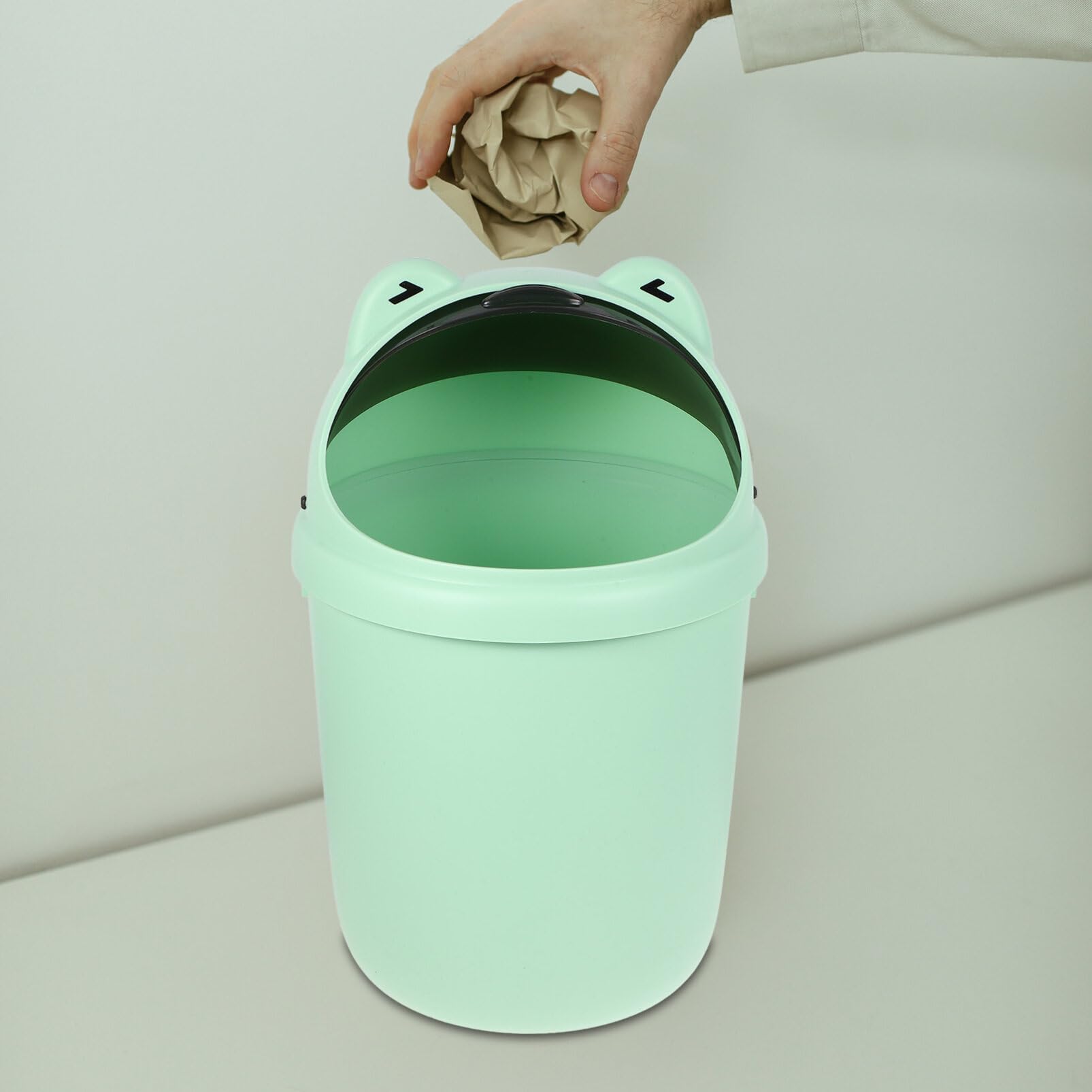 Amosfun Cartoon Frog Trash Can Plastic Garbage Bin with Lid Garbage Can Rubbish Pail Waste Basket Toilet Paper Bucket for Bathroom Kitchen Office Dorm