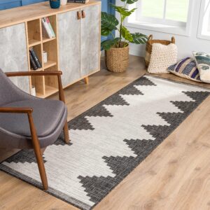 Hauteloom Djugun Living Room, Bedroom Patio Outdoor Area Rug - Contemporary - Black,Charcoal,Off White - 6'7" x 9'