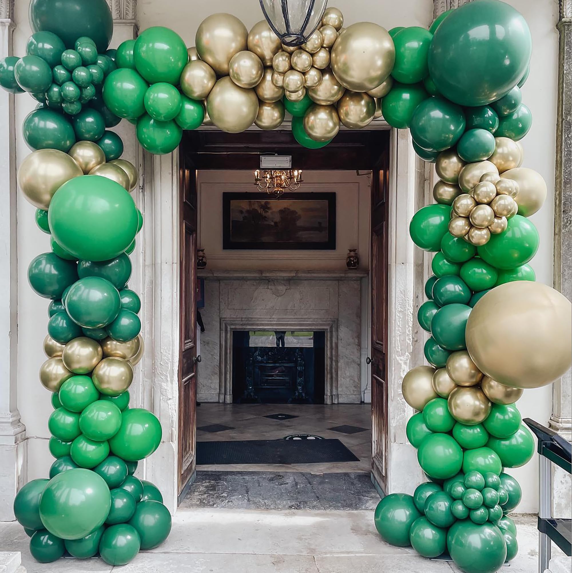 MOMOSHERO 137Pcs Green and Gold Balloons Arch Garland Kit, Dark Emerald Green Hunter Forest Sage Green Metallic Gold Balloon for Birthday Wedding Christmas Jungle Safari Baby Shower Party Decorations