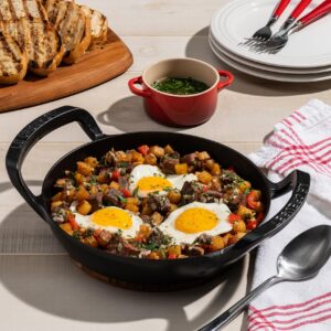 Le Creuset Alpine Outdoor Collection Enameled Cast Iron Skillet, 10"