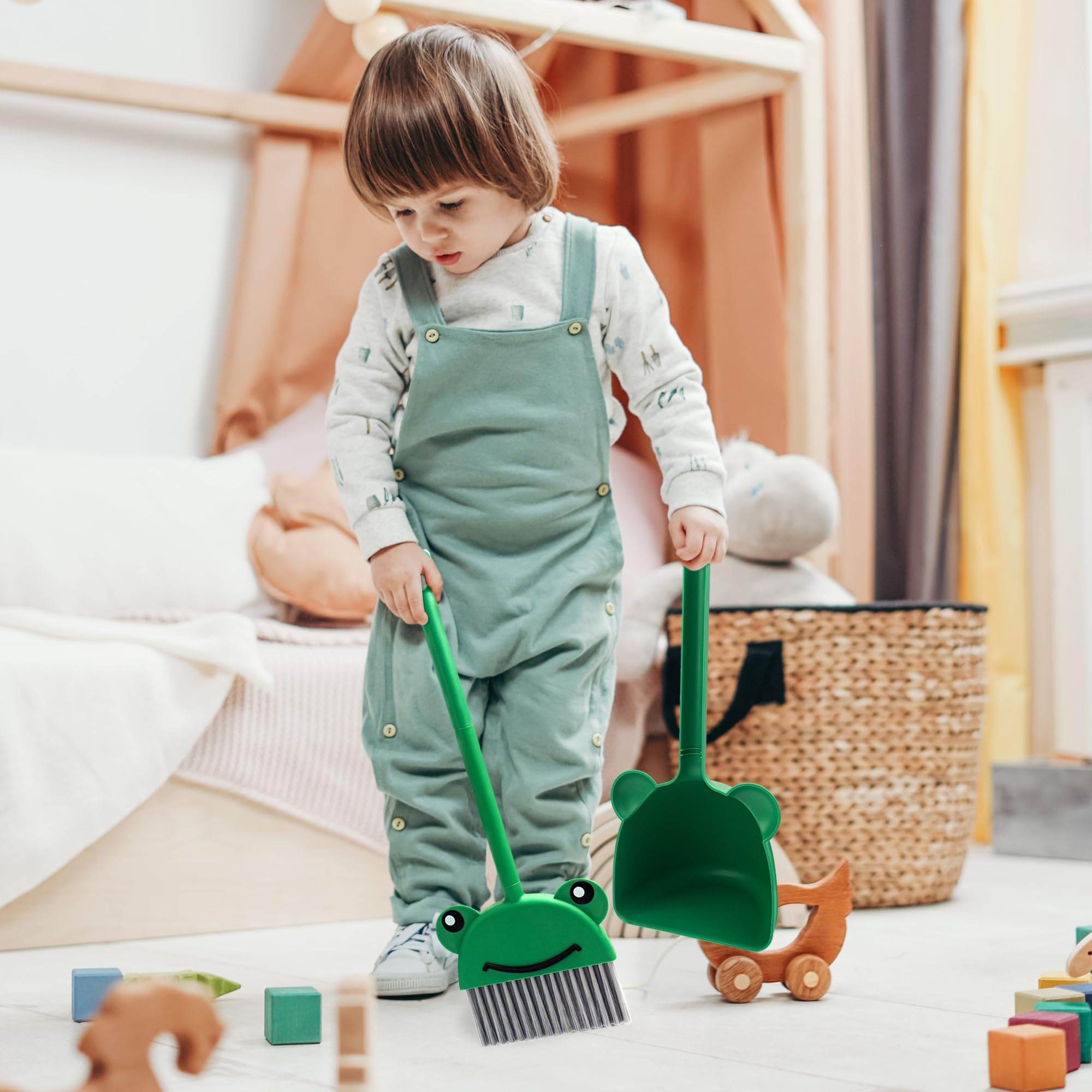 Children's Small Broom Dustpan Set, Mini Cleaning Set-Green Frog