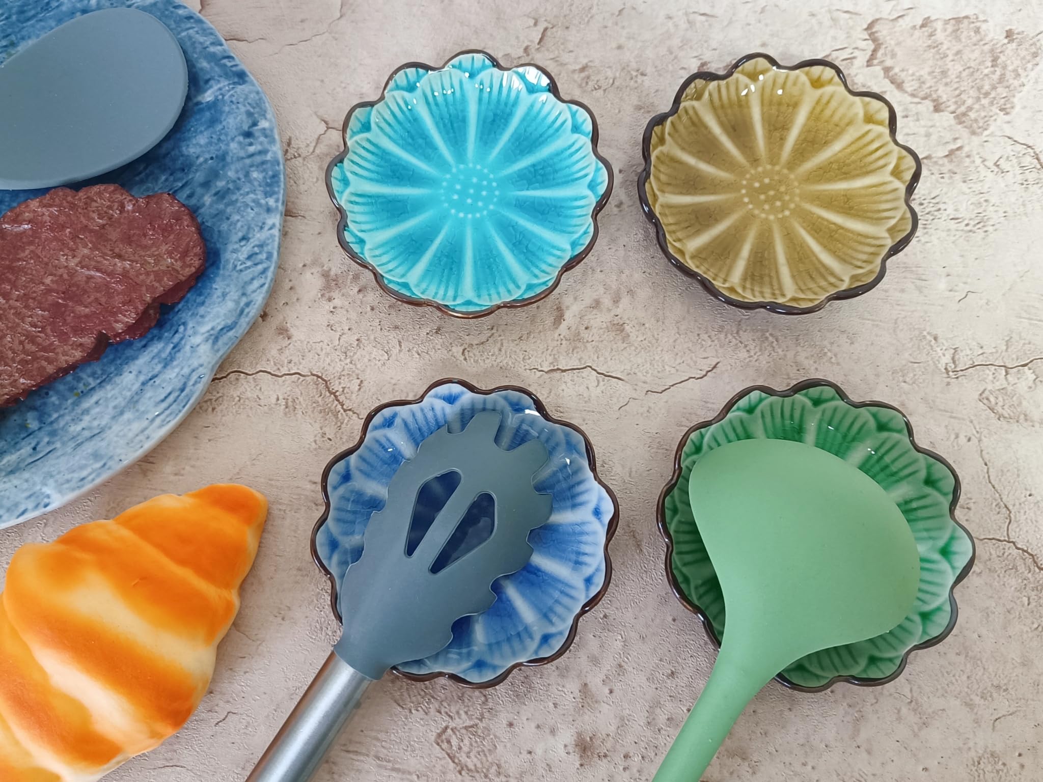 Ceramic Spoon Rest for Stove Top, Flower Cute Spoon Rest for Kitchen Counter, Cooking Spoon Holder for Kitchen Counter, Utensil Rest for Spoon Spatula Ladle or Tong, 1 PC (Ice Cracks Lake Blue)