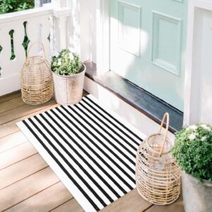 Layered Door Mat Black and White Striped Doormat 24'' x 35'' Front Porch Rug Machine Washable Indoor Outdoor Rug for Front Porch Hand-Woven Entryway Rug for Laundry/Bathroom/Bedroom