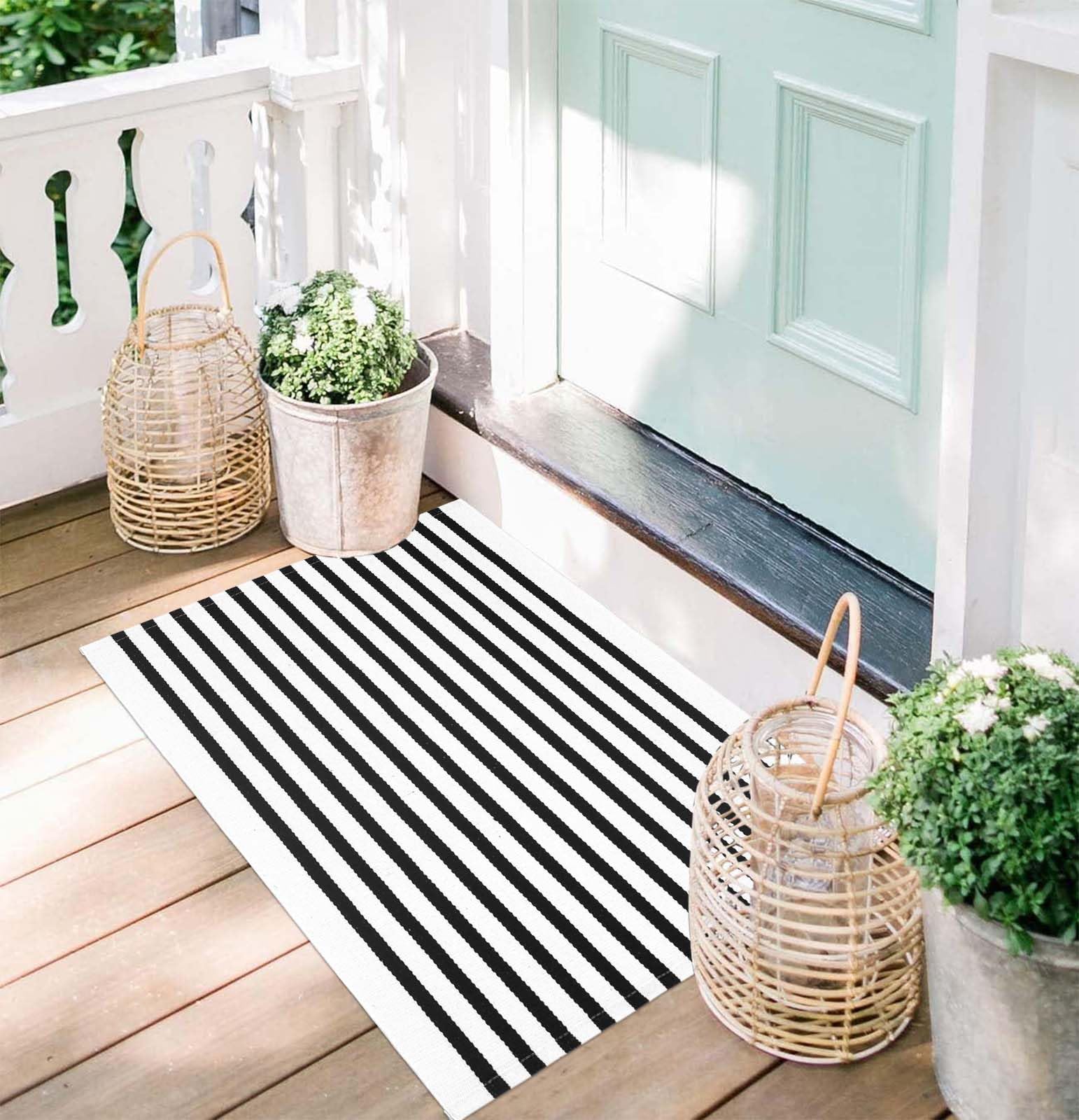 Layered Door Mat Black and White Striped Doormat 24'' x 35'' Front Porch Rug Machine Washable Indoor Outdoor Rug for Front Porch Hand-Woven Entryway Rug for Laundry/Bathroom/Bedroom