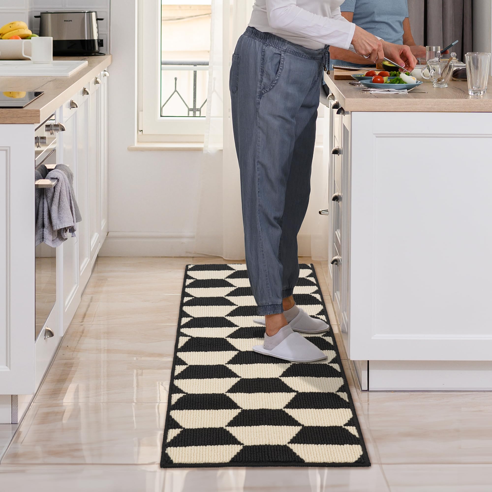 GRANNY SAYS Kitchen Mats for Floor, Kitchen Rugs Non Slip Washable, Runner Rugs for Kitchen Floor, 47" x 17.7", Stain Resistant Comfort Standing Mat Made of 100% Polypropylene, Black