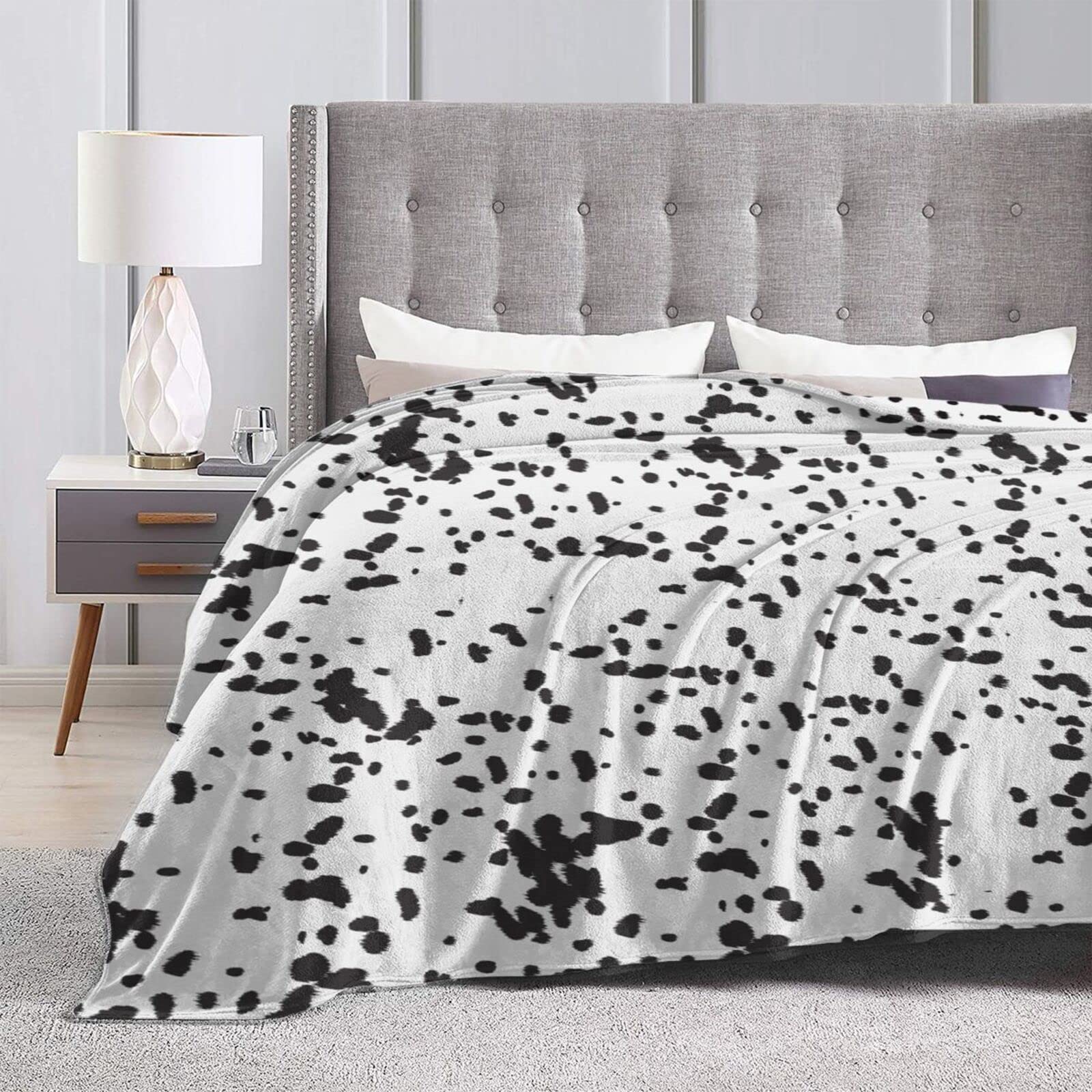 ARYAKO Dalmatian Dog Blanket Cute Comfort Warm Dalmatian Dog Throw Blanket Soft Fleece Blankets Dalmatian Gifts for Kids, Black