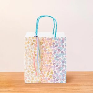 Cheerland Floral Gift Bags with Ribbons Colorful Daisy Paper Goodie Bag Tea Party Pastel Candy Bags Baby Shower Flower Kids Birthday Girls Fairy Garden Party Supplies & Favors - Pack of 8