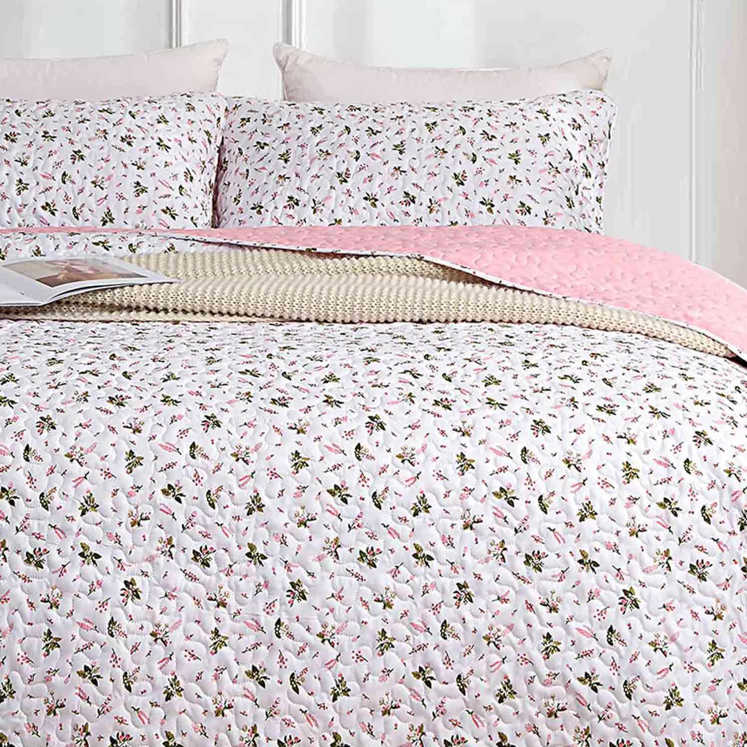 Nanko Quilt Set Queen Full Size 3 Pcs, White and Pink Floral Green Flower Pattern Bedspreads, Soft Lightweight Coverlet Bed Spreads, Farmhouse Thin Quilted Comforter Bedding Sets for Women Girls 90x90