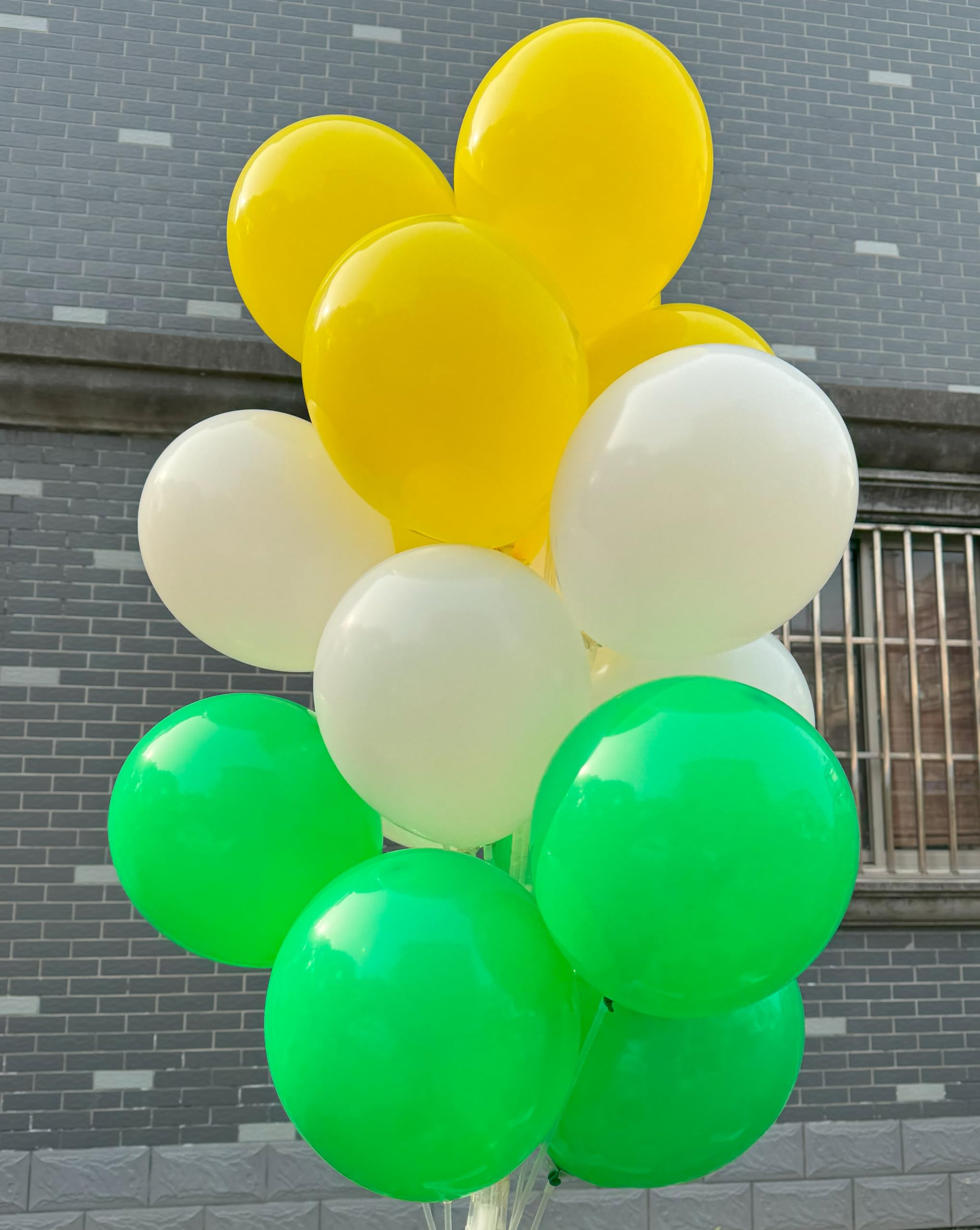 JODIDI 100 Pcs 12 Inch Latex Balloons in Green, White and Yellow, Perfect for Spring, Children's Birthday, Summer, Graduation, St. Patrick's Day， Wedding and Baby Shower Party Balloons Decorations