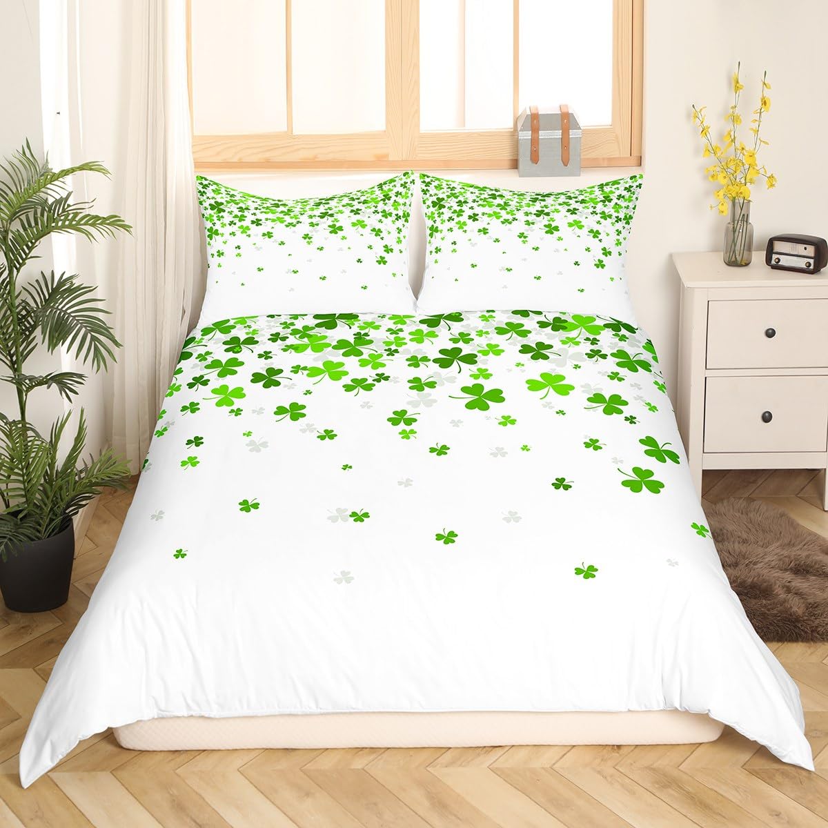 Manfei Lucky Clover Bedding Set for Boys Girls Spring Leaves Comforter Cover St. Patrick's Day Duvet Cover Room Decor Green White Bedspread Cover Queen Bedding Collection 3Pcs