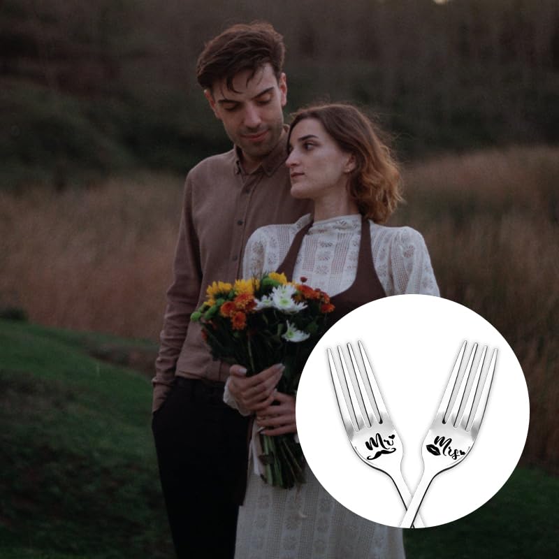 Funny Valentines Birthday Gifts for Couples Mr and Mrs Forks for Boyfriend Girlfriend BF Anniversary Engagement Gifts for Husband Wife GF Dinner Fork Mr Mrs Gifts for Him Her Engraved Salad Forks 2Pcs