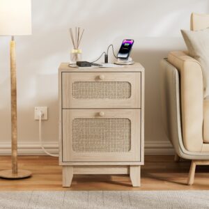 Callales Modern Wicker Rattan Stand,Rattan Stand with Drawer and Charge Station, Wooden Side End Table for Small Spaces, Natural Wood BedsideTable for Bedroom,Easy Assembly (with Charging Station, 2)