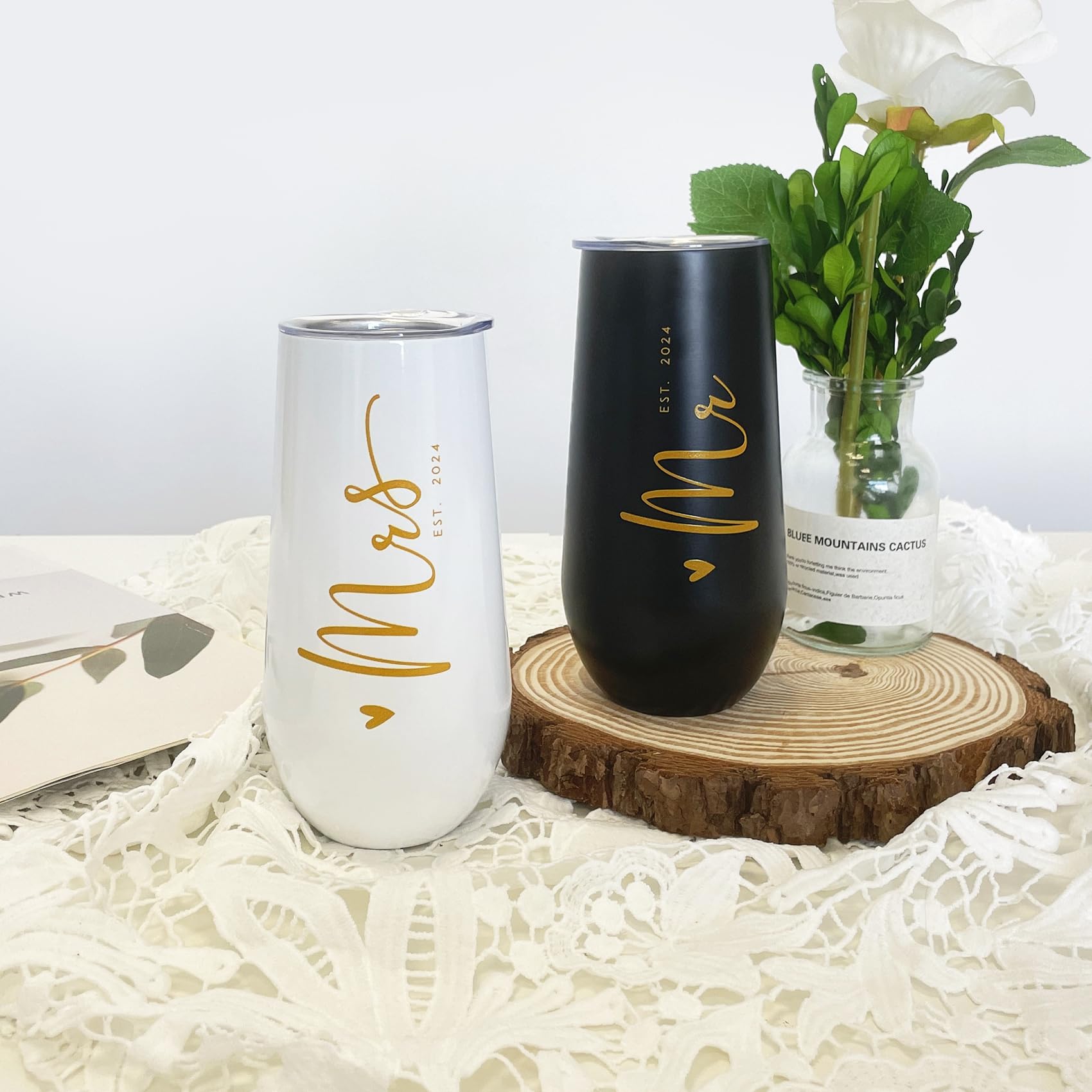 CARAKNOTS Mr and Mrs Gifts Wedding Champagne Flutes Wedding Gifts for Couples 2024 Engagement Newlyweds Bride and Groom Champagne Glasses Mr and Mrs Champagne Flutes 10 0Z