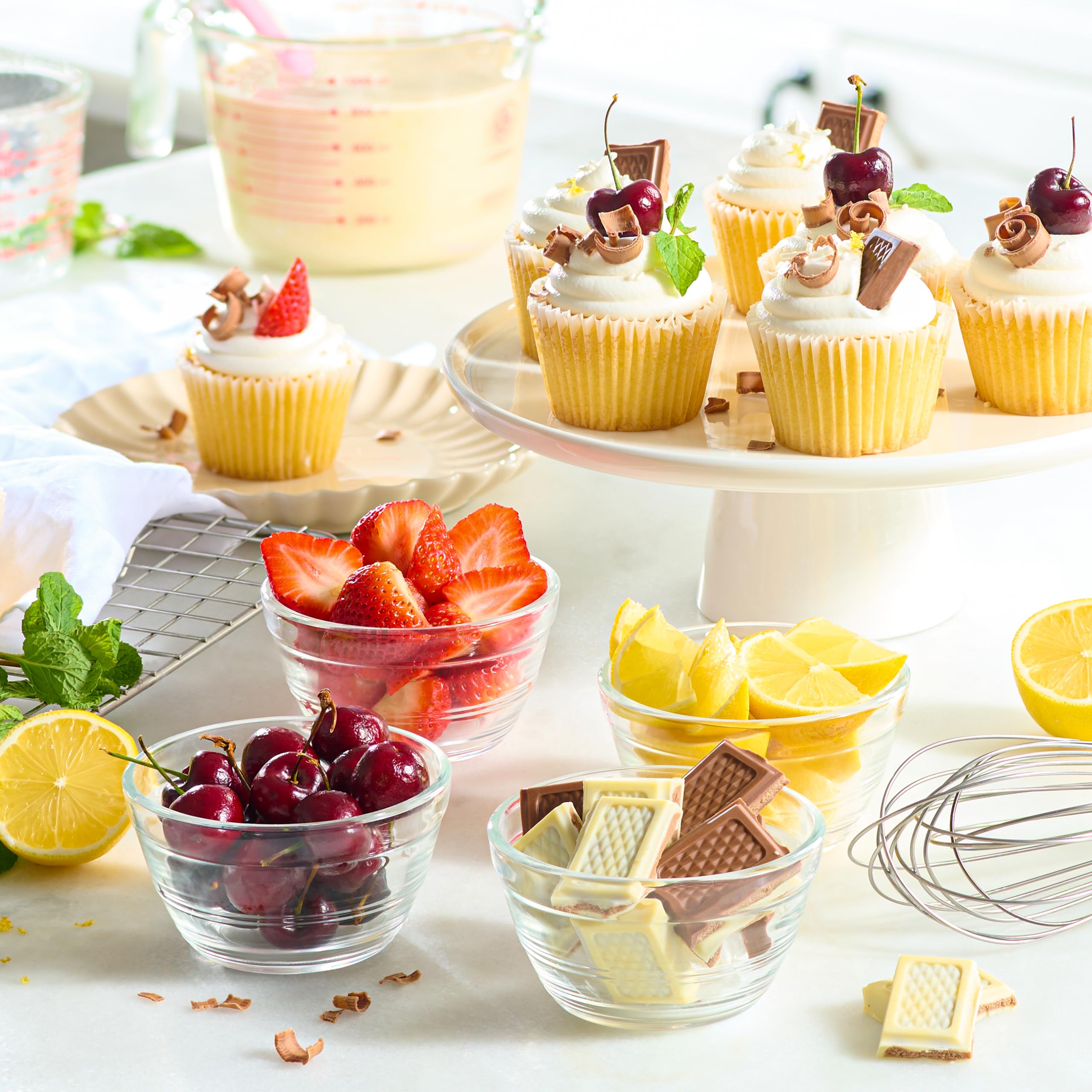 16pc Set of Small Glass Bowls with Airtight Lids - 8oz Stackable Custard Cups - 8 Clear Mise en Place Food Prep Bouillon Cups & Mixing Bowls + 8 Lids for Sauces Dips, Nuts Oats, Candy Dessert, Cereal.