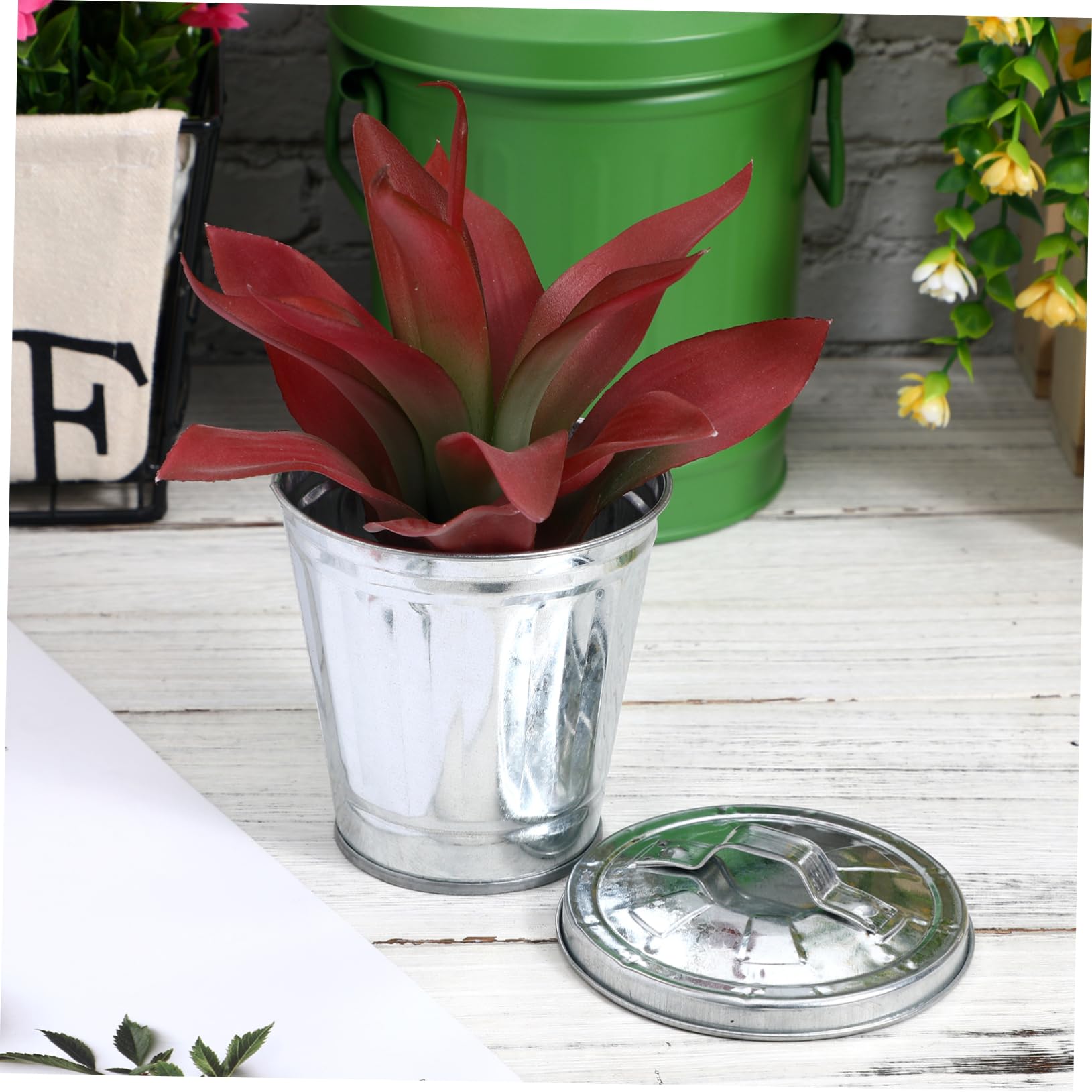 HOLIDYOYO Galvanized Trash Can Bucket Garbage Container Bins Waste Basket Vintage Farmhouse Flower Pot Planter Bucket Pencil Holder Piggy Bank with Lid for Home Office Garden