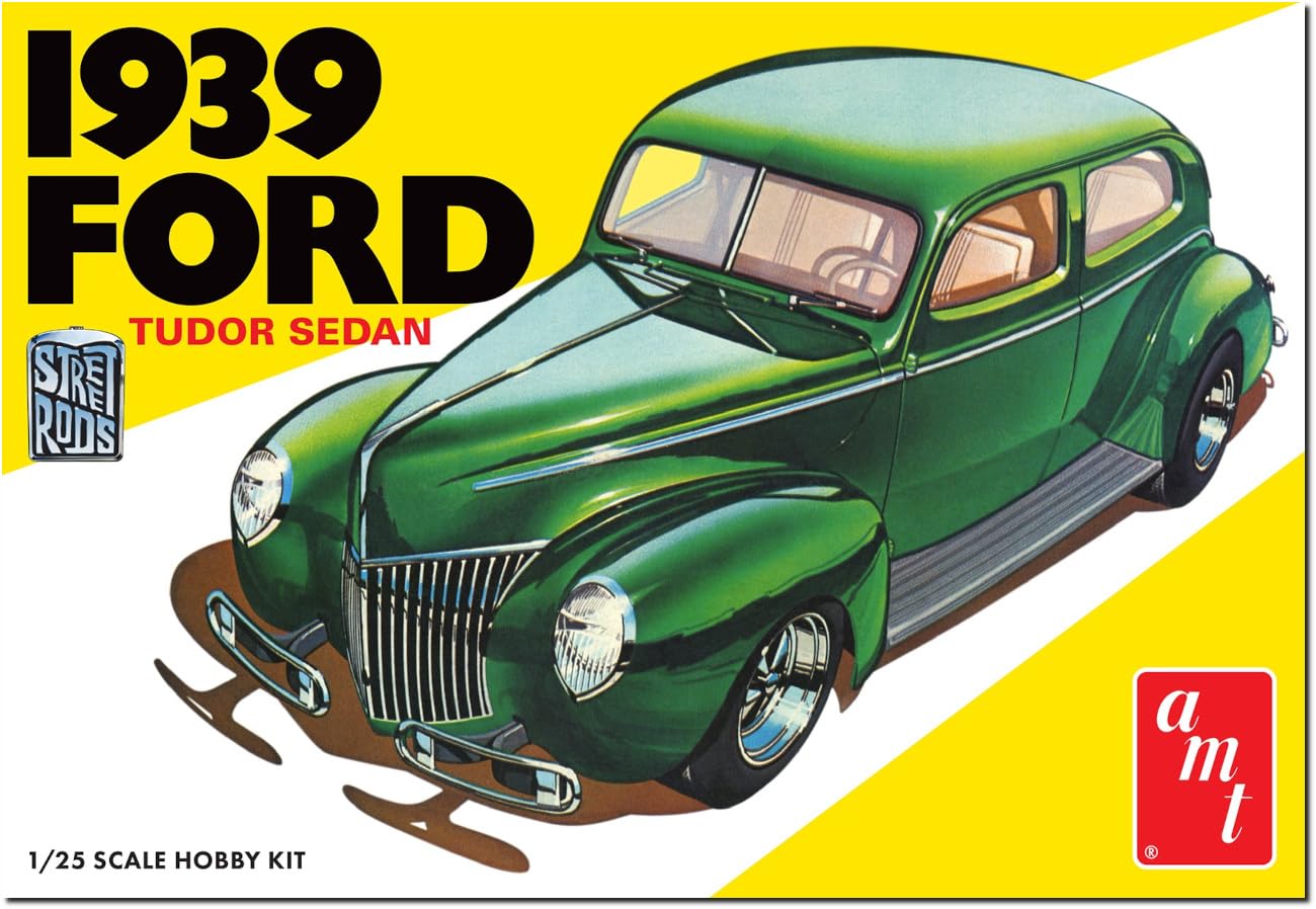 AMT 1939 Ford Sedan Street Rod Series 1:25 Scale Model Kit