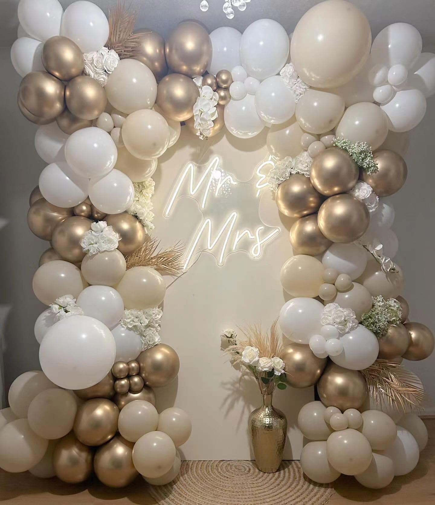 White Sand Gold Balloon Garland Arch kit 144pcs Beige Nude White with Metallic Chrome Gold Latex Balloons for Wedding Bridal Shower Engagement Party Decorations Birthday Baby Shower Supplies