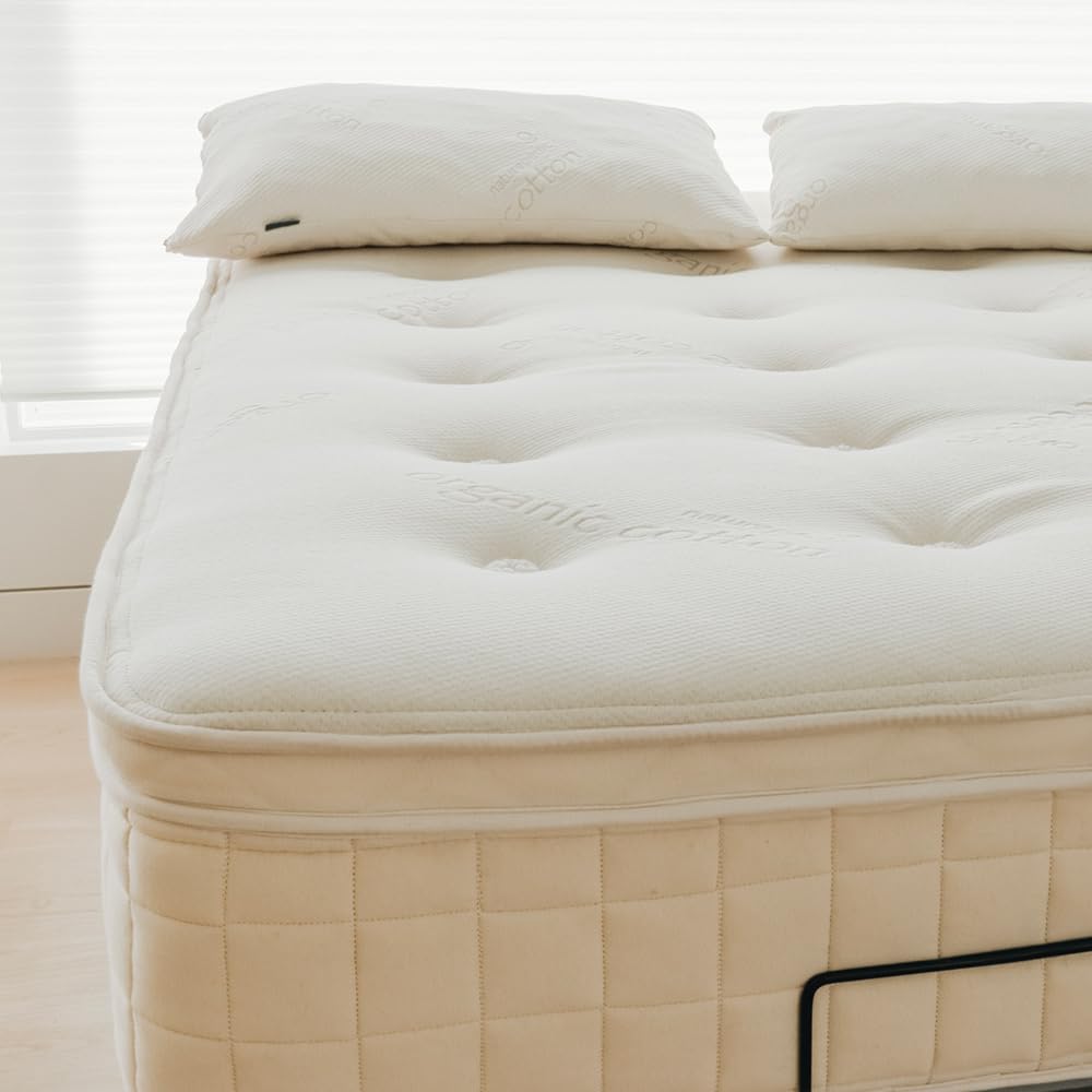 Naturepedic Pillow Top Organic Mattress - Queen Hybrid Mattress with Encased Coils for Comfort and Pressure Relieving Natural Latex Mattress - Naturally Cooling & Breathable Mattress