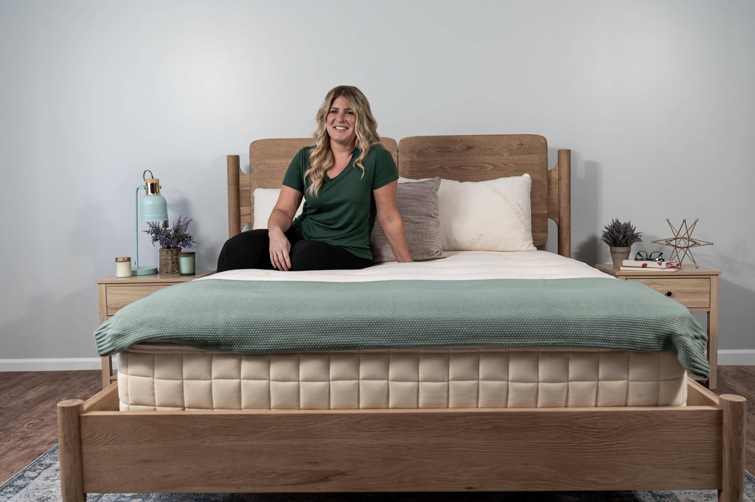 Naturepedic Pillow Top Organic Mattress - Queen Hybrid Mattress with Encased Coils for Comfort and Pressure Relieving Natural Latex Mattress - Naturally Cooling & Breathable Mattress