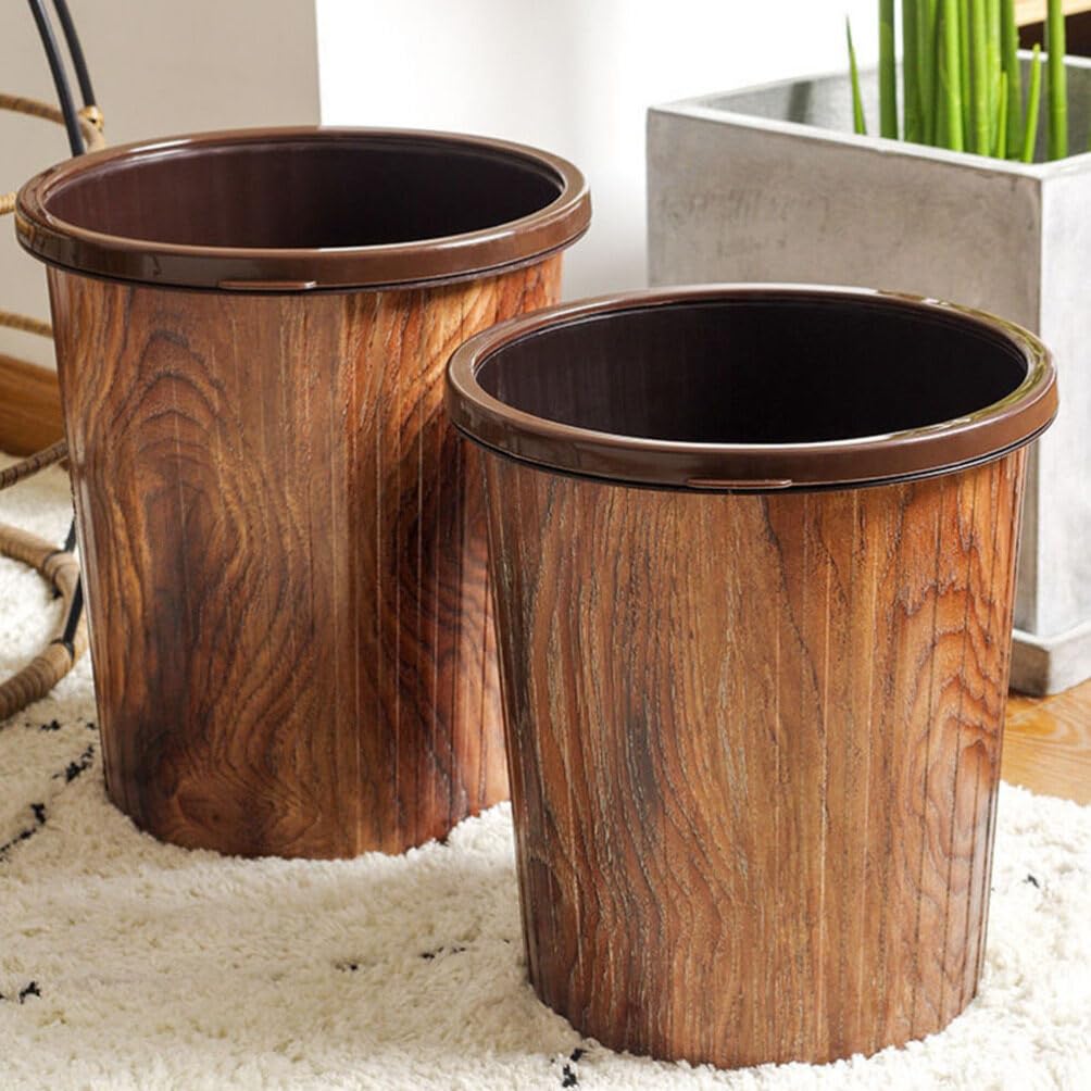 HOLIDYOYO Plastic Trash Can 10L Imitation Wood Grain Trash Can Decorative Round Wastebasket Open Top Garbage Container Bin for Bathrooms Kitchen Bedroom Home Office Brown