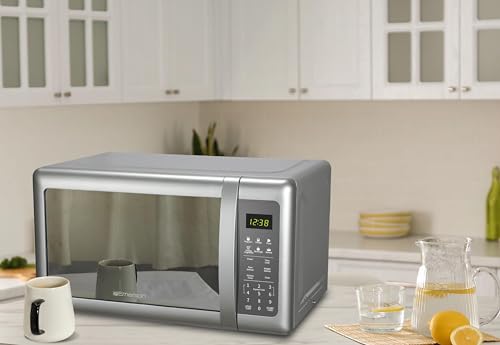 Emerson MW7601SL Compact Countertop Microwave Oven with Sleek Mirrored Finish Door 10 Power Levels, 6 Auto Menus, Glass Turntable and Child Safe Lock, 0.7 Cu. Ft, Silver