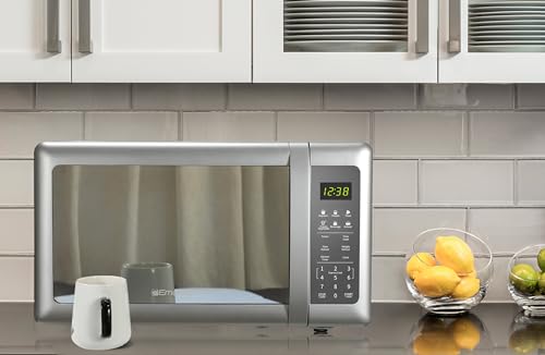 Emerson MW7601SL Compact Countertop Microwave Oven with Sleek Mirrored Finish Door 10 Power Levels, 6 Auto Menus, Glass Turntable and Child Safe Lock, 0.7 Cu. Ft, Silver