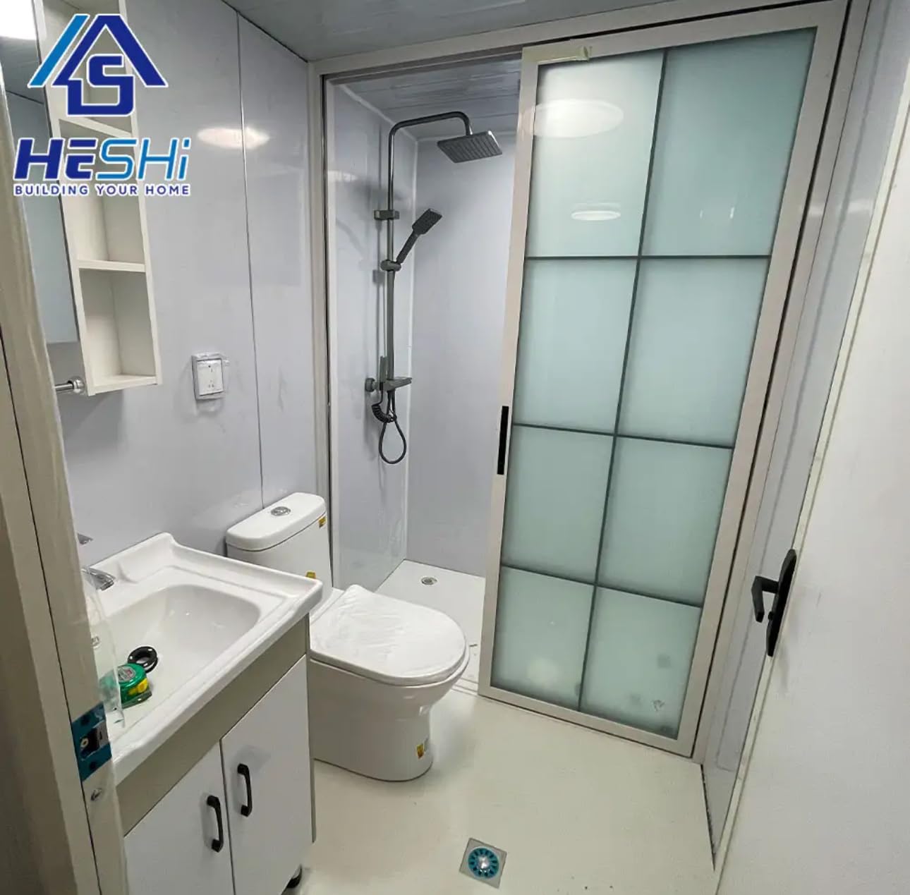 Prefabricated Mini Portable Modular Container Home for Winter Prefab Expandable Small House Tiny Villa with Toilet