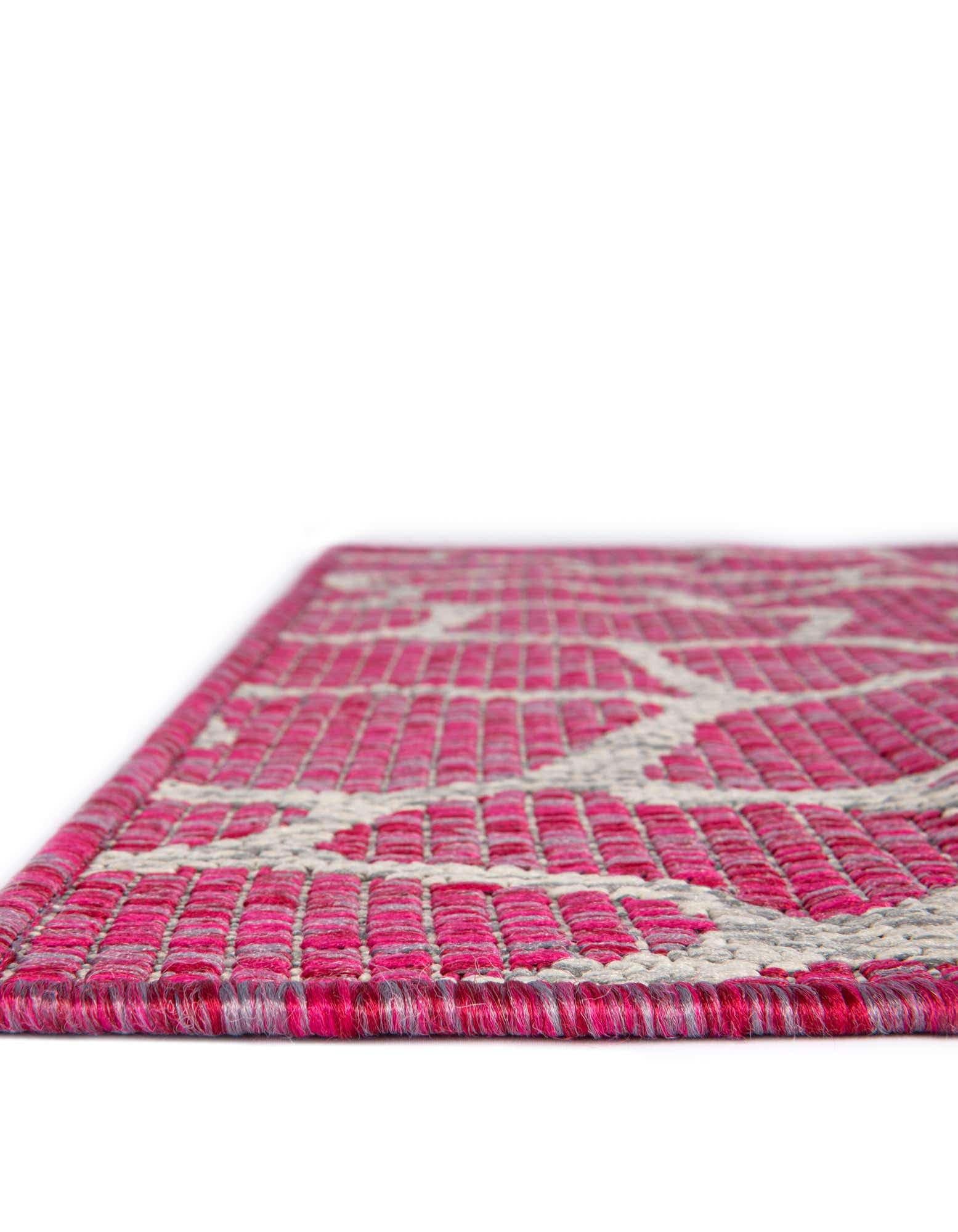 Unique Loom Outdoor Safari Collection Area Rug - Giraffe (2' x 3' Rectangle Magenta/Ivory)