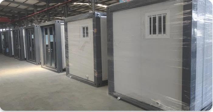 Portable Expandable Prefab House for Hotels, Offices, and More - Versatile Plastic Construction - Ideal for Villas, Warehouses, and Workshops (20FT)