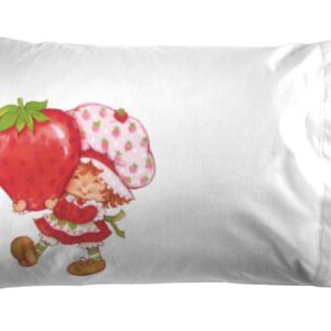 Jay Franco Strawberry Shortcake Twin Size Sheet Set - Super Soft Kids 3 Piece Bedding Set - Microfiber Sheets Includes Reversible Pillow Cover