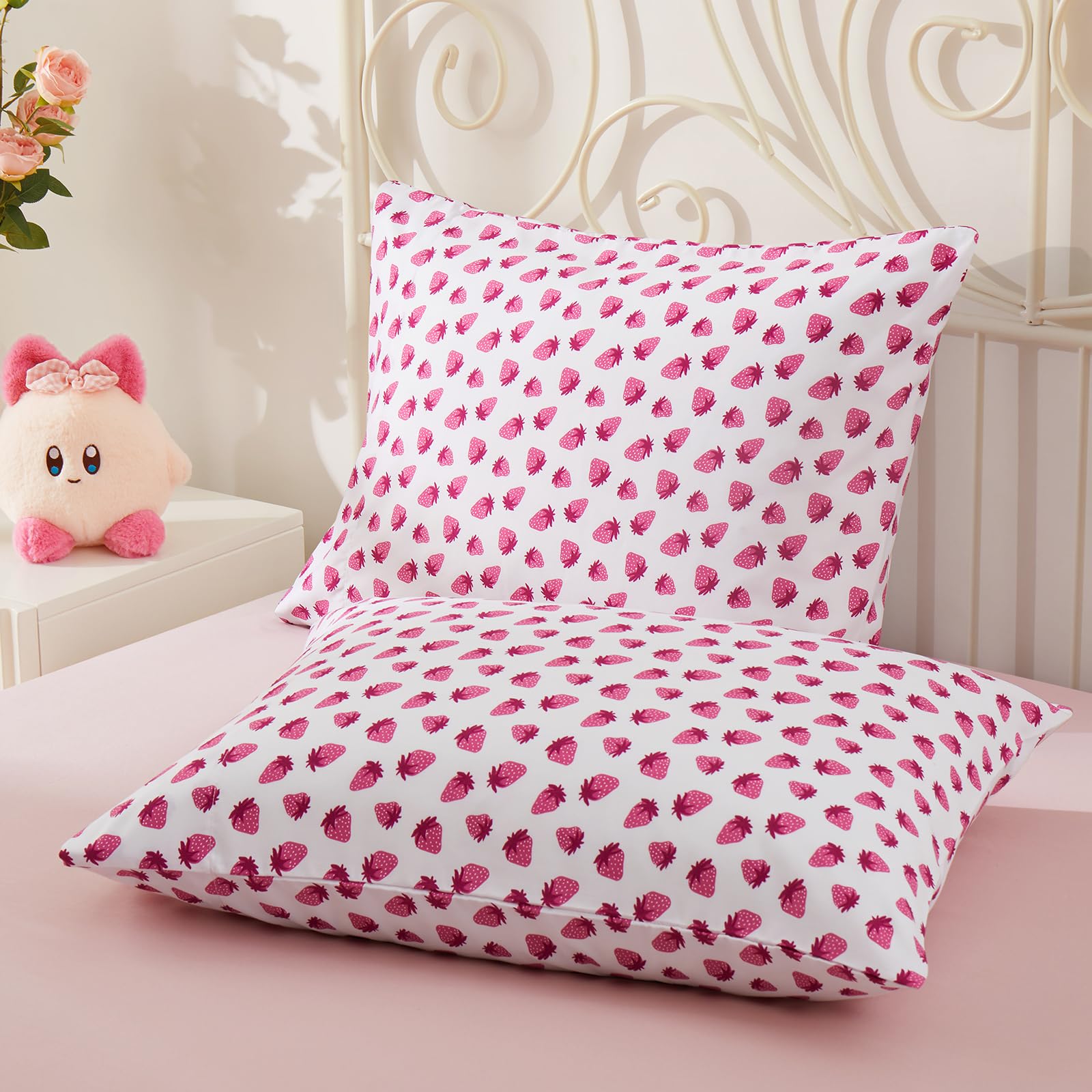 Vonty Kids Pillowcase Pink Strawberry Printed Standard Pillow Cases, Microfiber Kids Pillow Cases for Girls - Soft & Breathable 20x26 Pillow Covers(2Pcs)