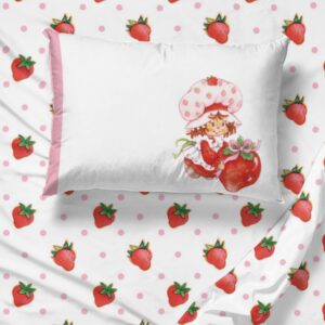 Jay Franco Strawberry Shortcake Twin Size Sheet Set - Super Soft Kids 3 Piece Bedding Set - Microfiber Sheets Includes Reversible Pillow Cover