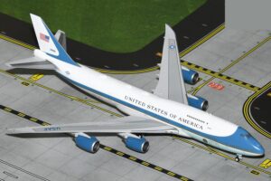 geminijets gjafo2220 boeing vc-25b (747-8) air force one; scale 1:400