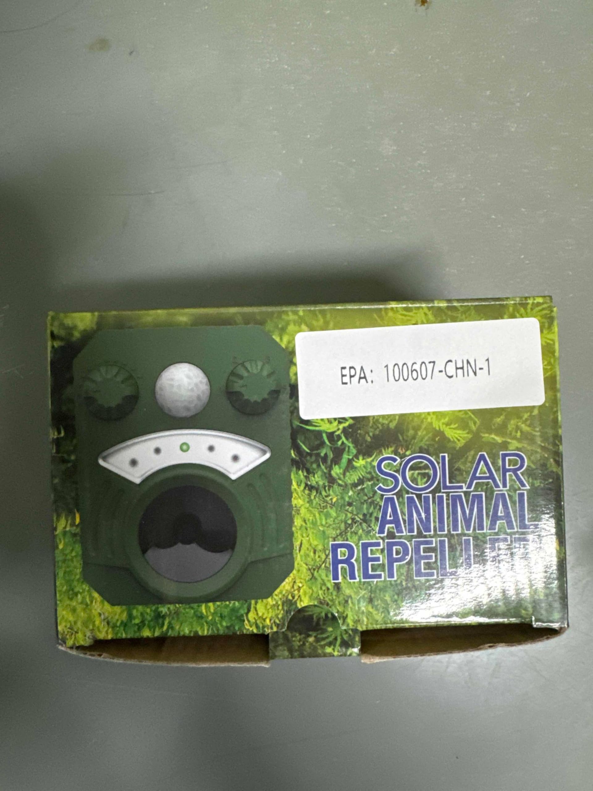 1Pcs Ultrasonic Animal Repellent Outdoor Solar Animal Repeller with Motion Sensor&LED Strobe Light Cat Repellent Outdoor Deer Repellent Devices Waterproof Dog Repellent Skunk Repellent for Yard Farm