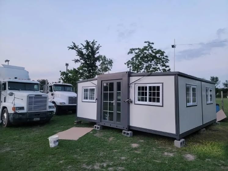 Mobile Prefabricated Tiny house, 19ft x 20ft private space of 2 bed rooms, living room, restroom and kitchen, Ideal for Air bnb hosting, Office or Workshop.