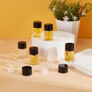 BENECREAT 60Pcs 5ml(0.17oz) Clear Glass Vials with Screw Caps, Small Liquid Sample Vial, Glass Refillable Bottle with Black Lid and Plastic Stoppers for Essential Oils Cosmetic, 35x22mm