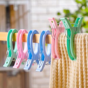 Yousoontic 12 Pcs Sew Jumbo Quilting Clamps Beach Towel Clips Blanket Clothes Pin Plastic Quilt Clamps Extra Large Clips for Sewing Crafting Fabric Clothes Cruise Vacation, 3 Colors