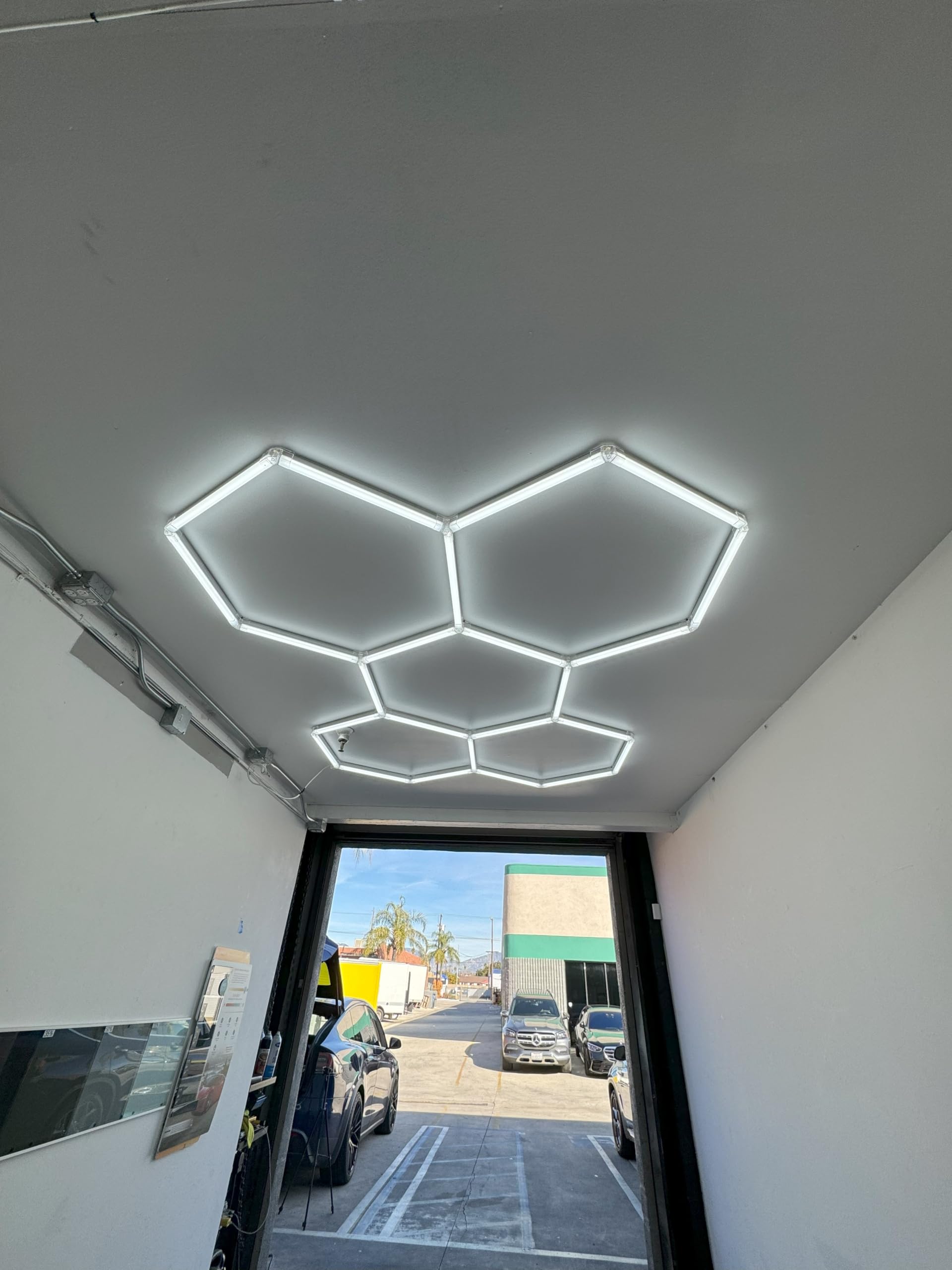 Generic Modern Hexagon LED Lights - Set of 5 Touch Control Aluminum Hexagon Ceiling Lights - Honeycomb Led Lights for Garage, Shops, Gyms, Basements – 4ft Wide, 8ft Tall (6500 Lumen), White