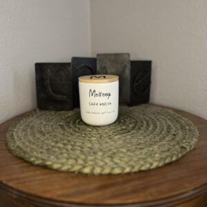 Melteeys Cafe Mocha 10 Oz Candle in Ceramic Jar - Luxury Hand-Poured Candle - Custom Wax Blend with Coconut, Beeswax, and Soy - Parafin Free - Made with love in small batches