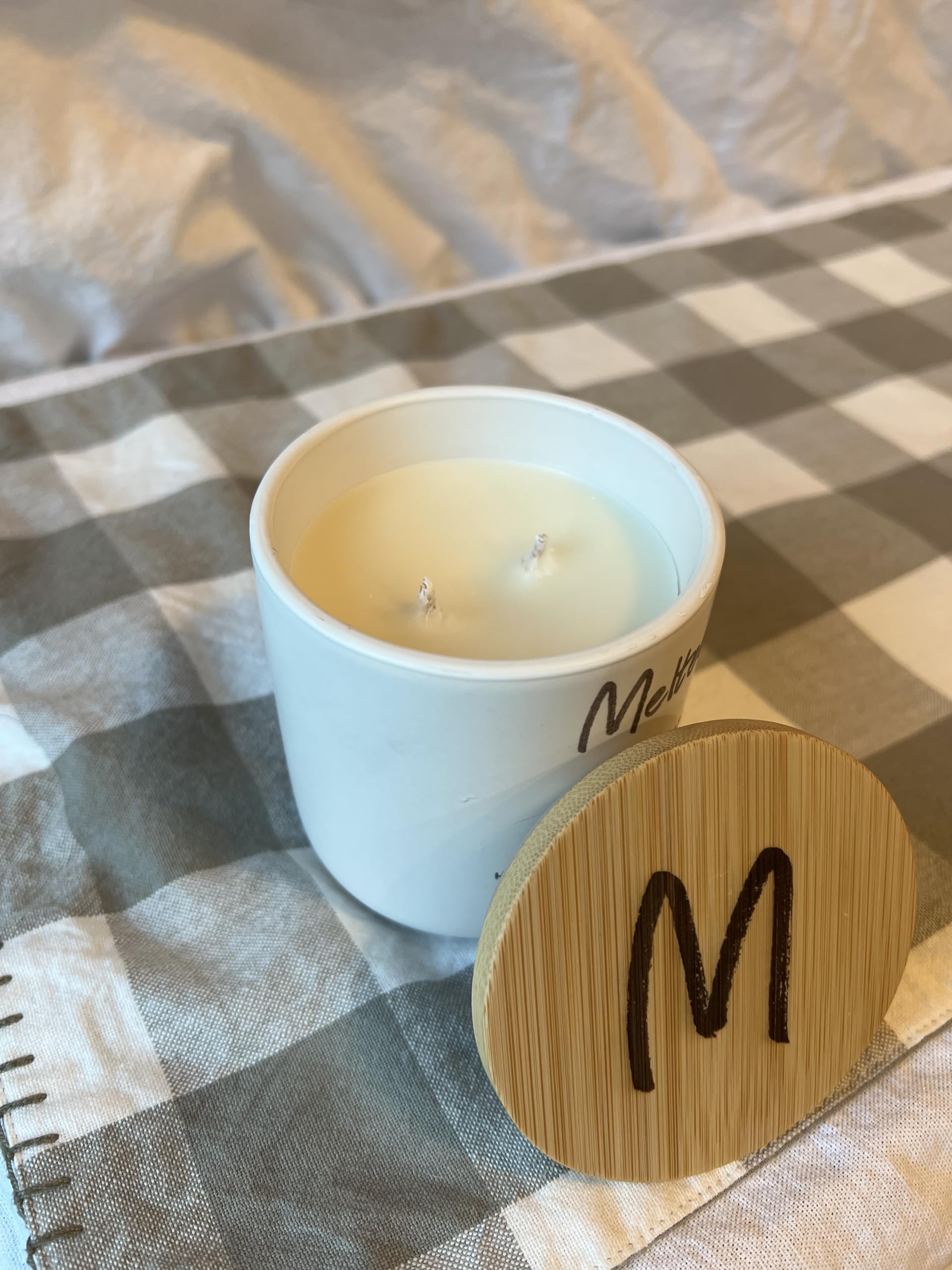 Melteeys Cafe Mocha 10 Oz Candle in Ceramic Jar - Luxury Hand-Poured Candle - Custom Wax Blend with Coconut, Beeswax, and Soy - Parafin Free - Made with love in small batches