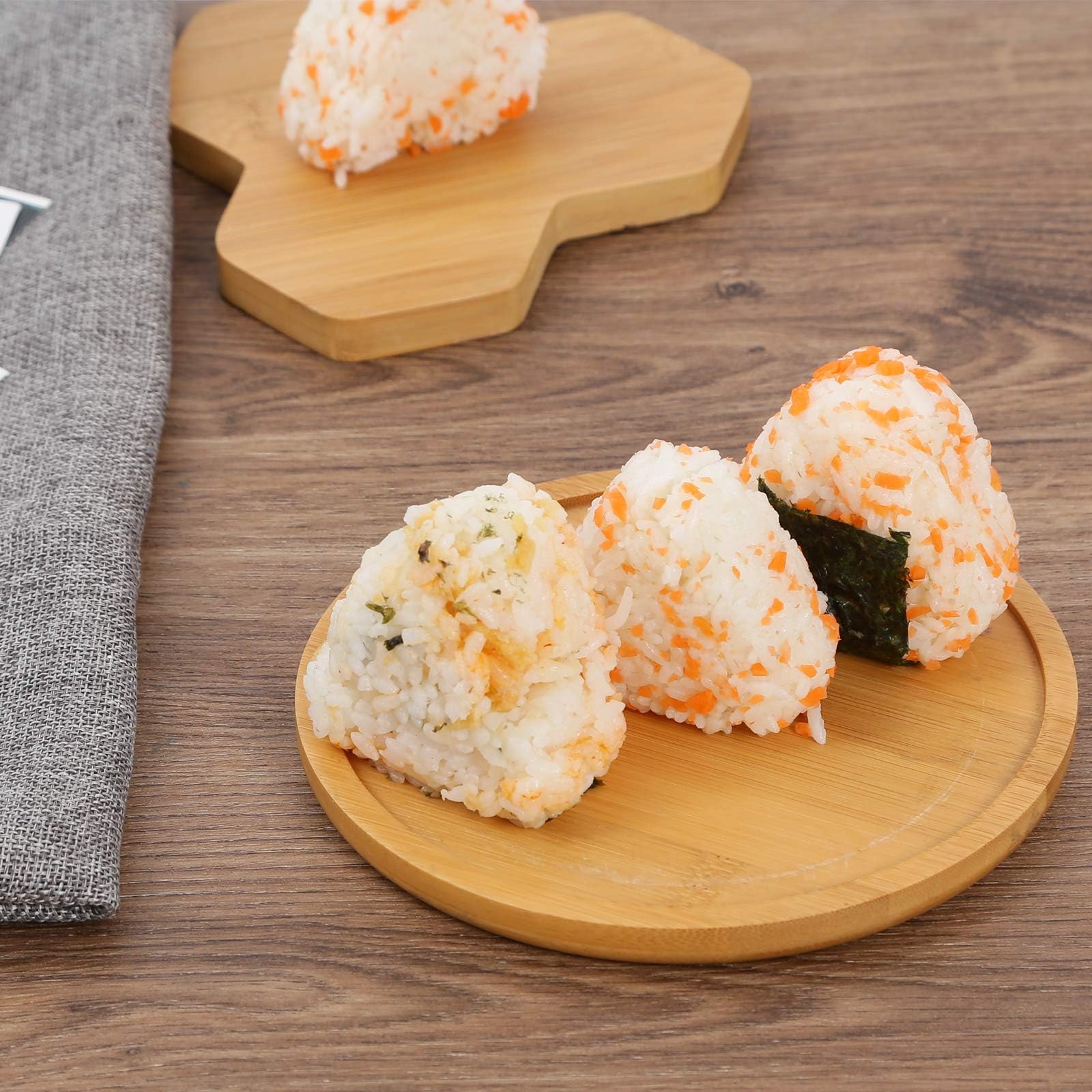 6 in 1 Onigiri Mold Triangle Sushi Mold Multifunctional Rice Ball Mold for Making and Storing Sushi - Once Quickly Make 6pcs Onigiri Green