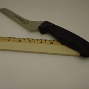 Made in USA 7 inch Offset Scalloped Edge Bread Knife Black Handle SG163-7SC