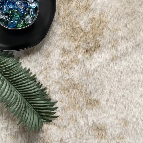 nuLOOM Marcia Machine Washable Faux Cowhide Area Rug, Shaped 5x7, Off-White